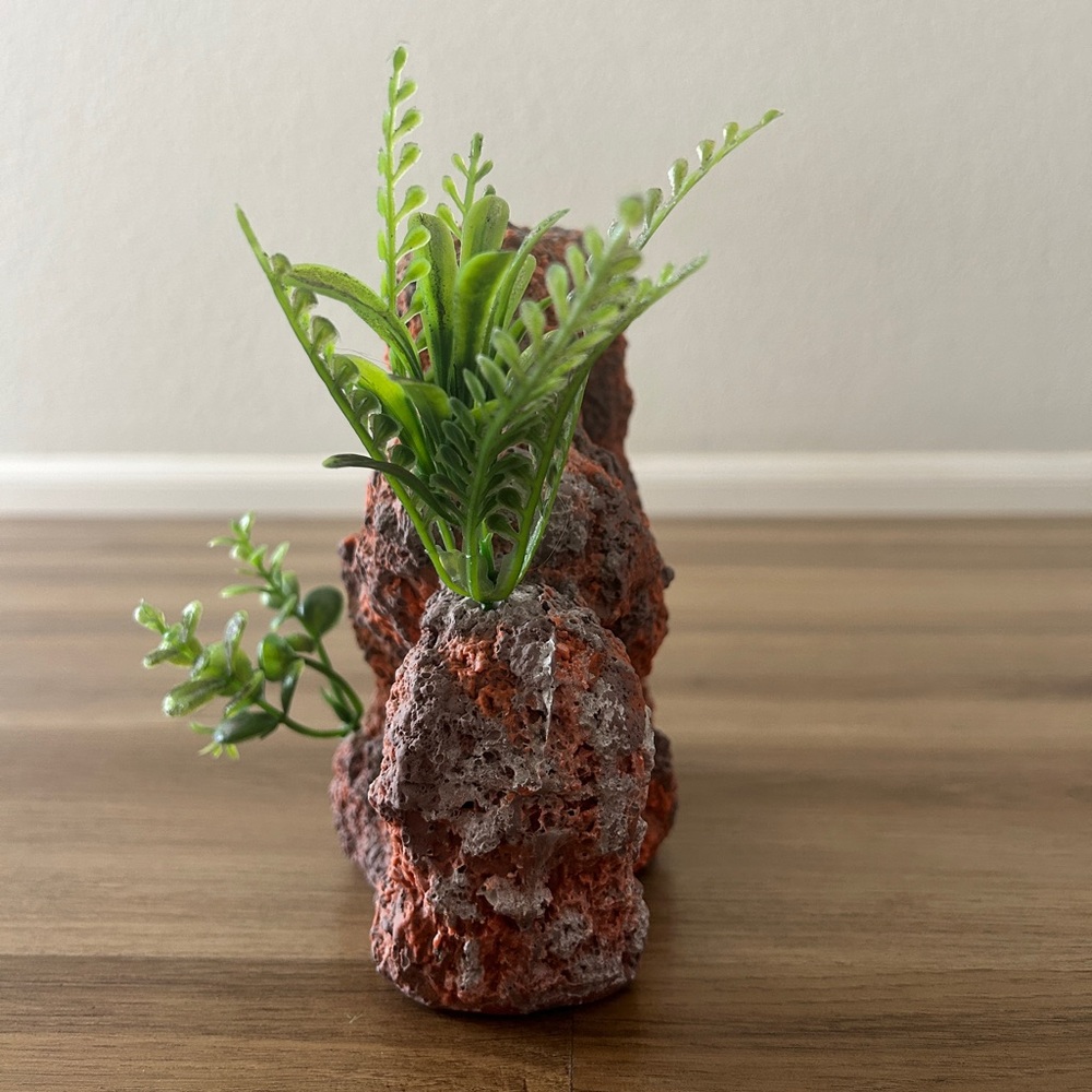 Volcanic Rock Aquarium Decoration with Faux Plants – Natural Lava Style- Used - Picture 3 of 7